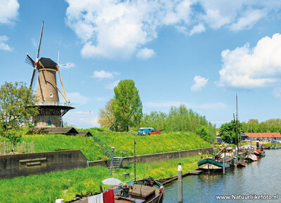 ansichtkaart Gorinchem - molen Nooit Volmaakt